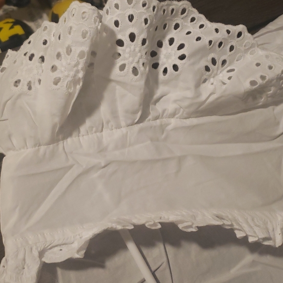 New boutique Cotton perforating ruffle sleeves top - Picture 8 of 11